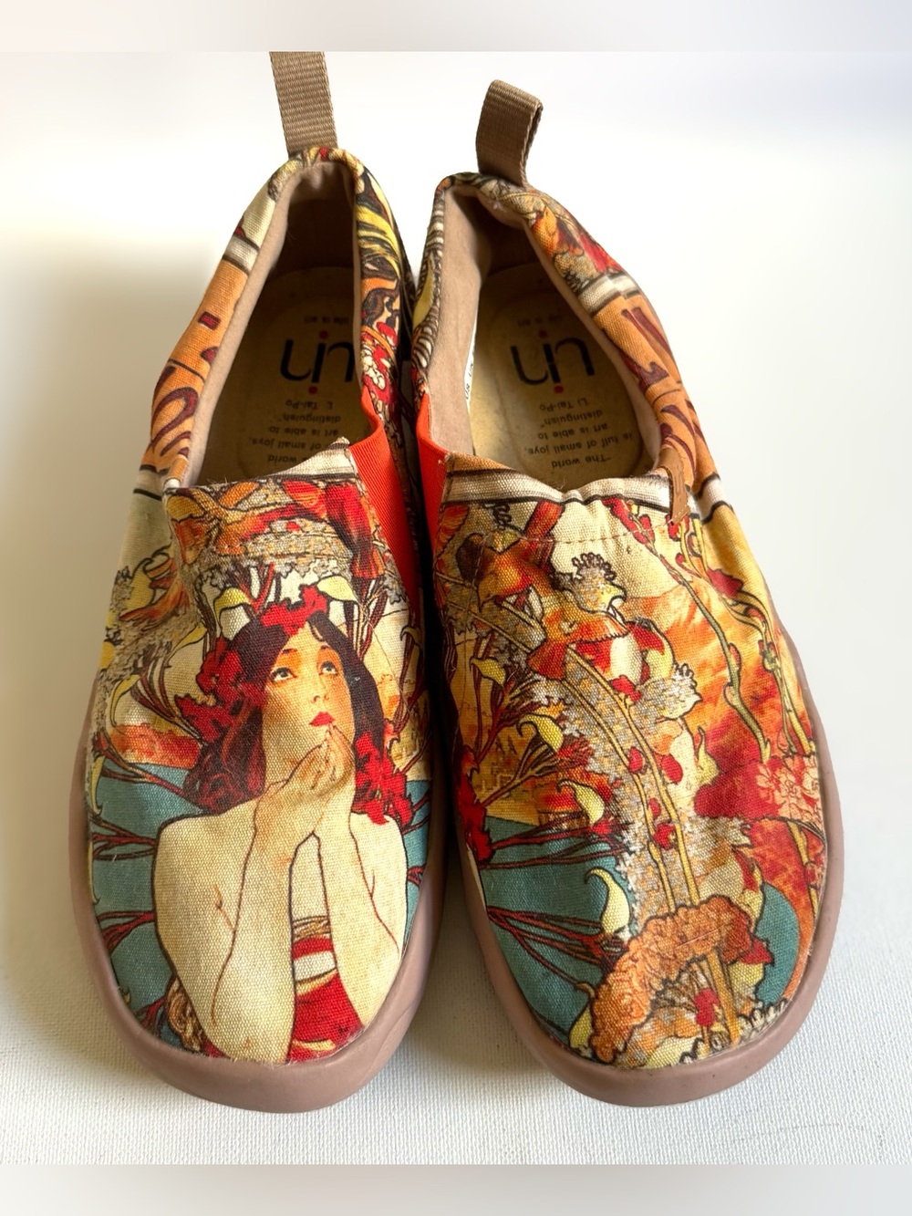 UIN Toledo Monacan Girl Art Nouveau Slip On Shoes Flats 8.5 Lightweight Artsy